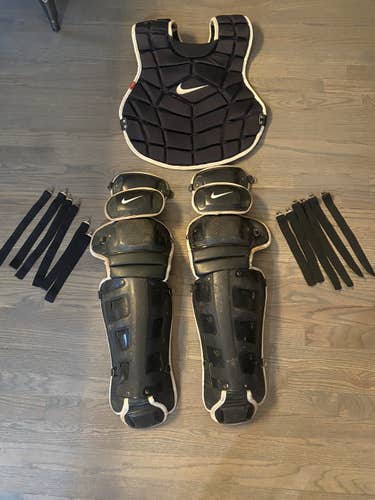 Adult Nike Pro Catcher's Set