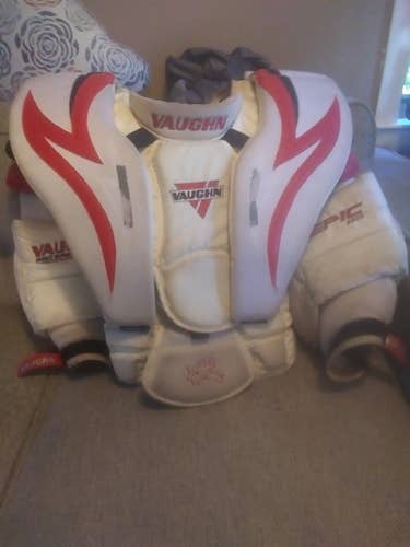 NEEDS TO GO Senior Used Medium Vaughn Epic 8800 Goalie Chest Protector Pro Stock