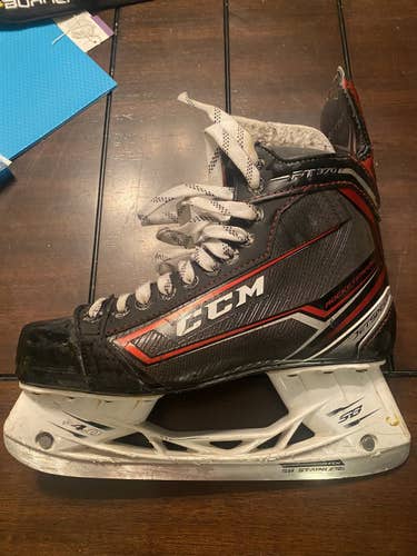Senior CCM Regular Width Size 8 JetSpeed FT370 Hockey Skates