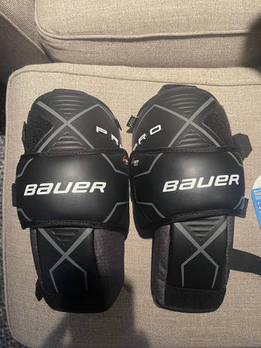 Bauer Pro knee pads
