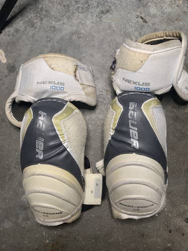 Used Large Bauer  Nexus 1000 Elbow Pads