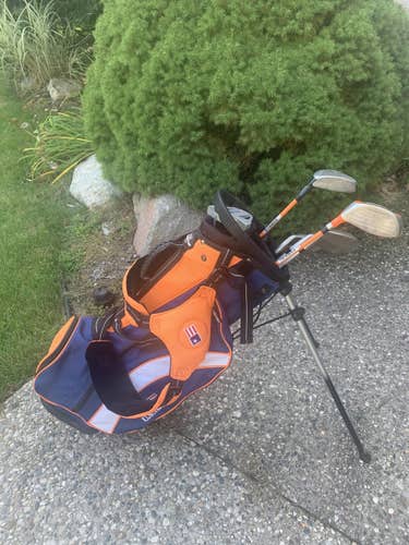 US Kids 51” golf clubs and bag