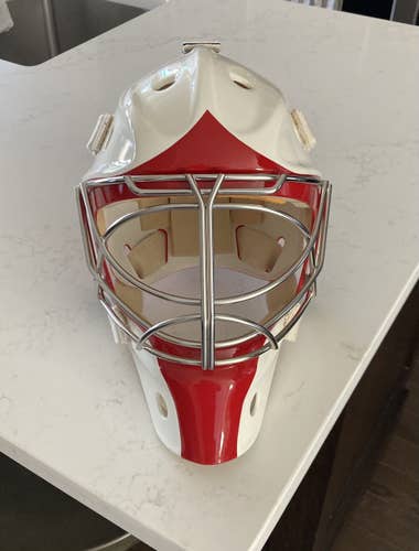 Bauer NME9 goalie mask
