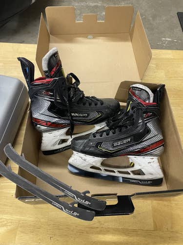 Youth Bauer Size 5 Vapor 2X Pro Hockey Skates