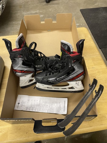 Youth Bauer Size 4 Vapor 2X Pro Hockey Skates