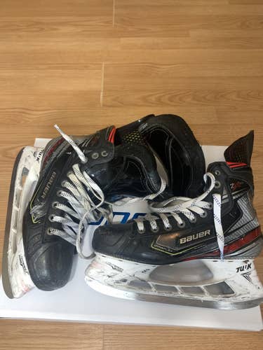 Senior Bauer Wide Width Size 9 Vapor 2X Pro Hockey Skates