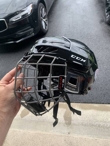 Black Used Youth CCM  Fitlite 3DS Helmet