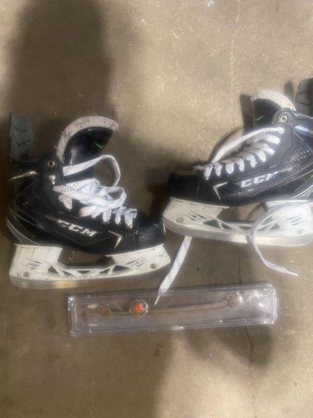 CCM Size 7.5 RibCor 70K Hockey Skates
