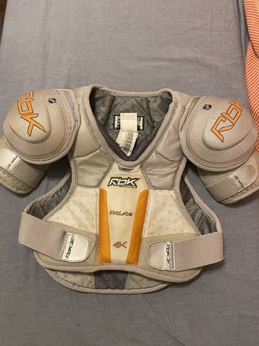 Junior Extra Large Reebok  4K Shoulder Pads