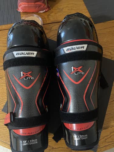 New Bauer Vapor 1X Lite Shin Pads