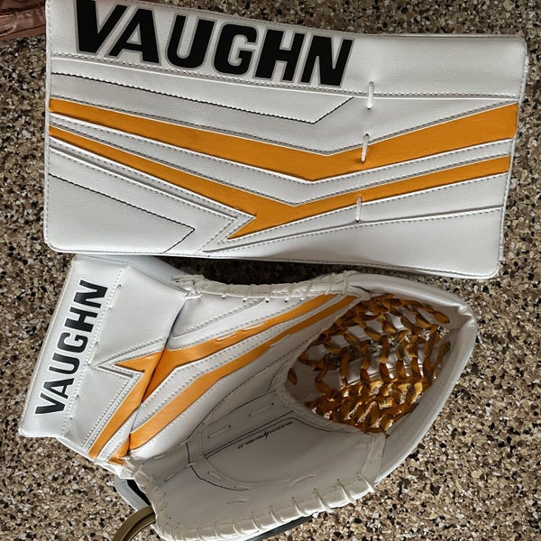 NEW VAUGHN V9 SENIOR PRO GLOVES