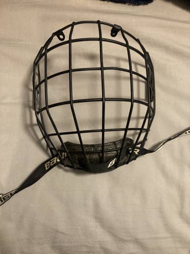 Senior Medium Bauer Full Cage RBE III