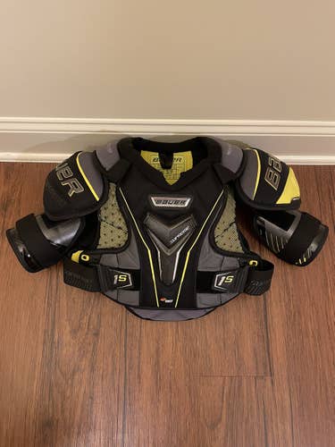 Used Senior Small Bauer Supreme 1S Shoulder Pads