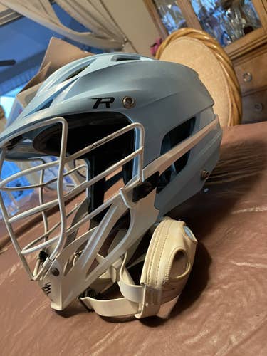 Cascade lacrosse R helmet adjustable