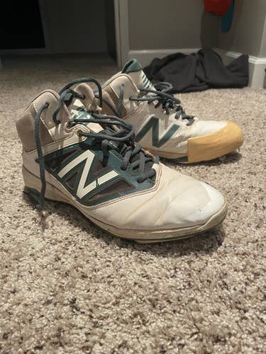 New balance metal baseball cleats
