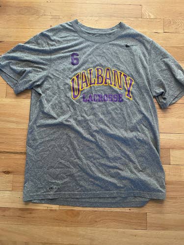 Gray Unisex Large Nike Shirt