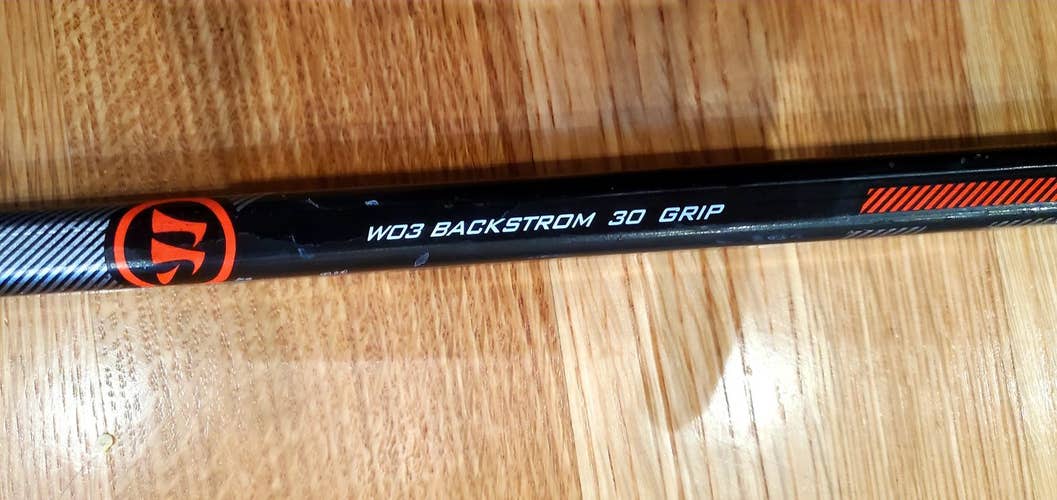 Used Warrior Right Handed Covert QRE SL Youth 30 flex Backstrom curve Hockey Stick