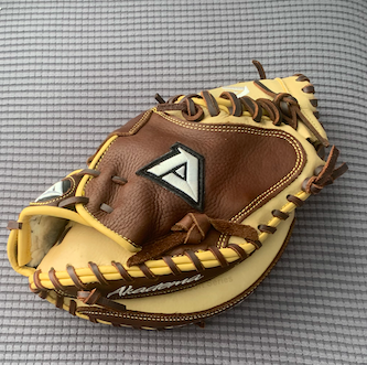 Used Kid Pitch (9YO-13YO) Akadema Right Hand Throw Catcher's Glove 33"