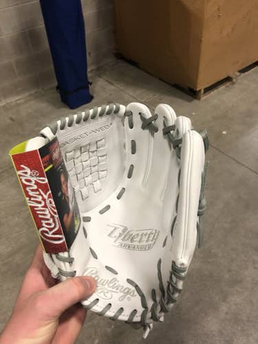 New Rawlings Right Hand Throw Liberty Advanced Softball Glove 12"
