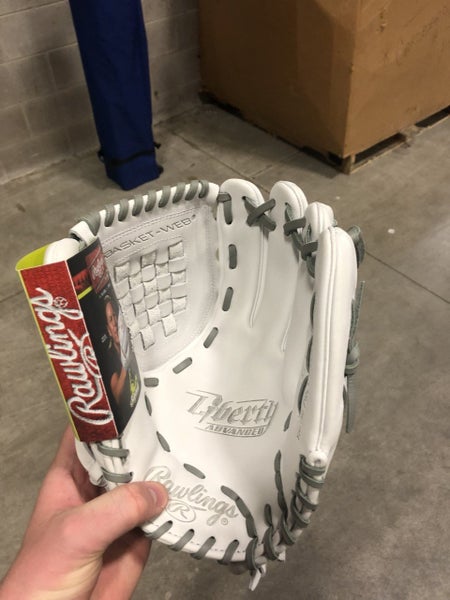 New Rawlings Right Hand Throw Liberty Advanced Softball Glove 12"