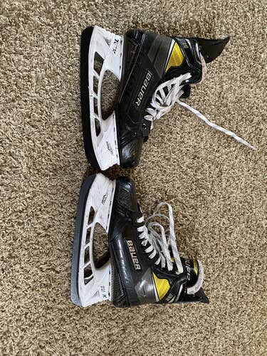 Senior Bauer Regular Width  Supreme 3S Pro Hockey Skates