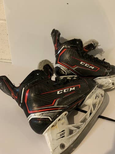 CCM jet speed skates