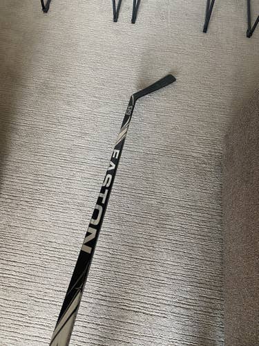 Senior Right Handed Pro Stock S19 Hockey Stick