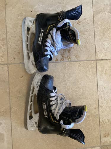 Bauer  Size 6 Supreme 2S Hockey Skates