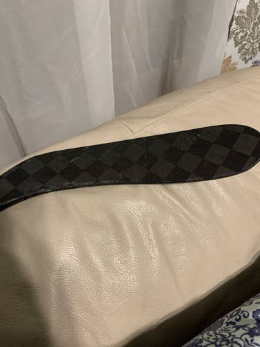 Junior Right Handed Toe Pattern  Nexus 2N Pro Hockey Stick