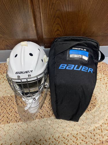 White Used Bauer  950X Goalie Mask