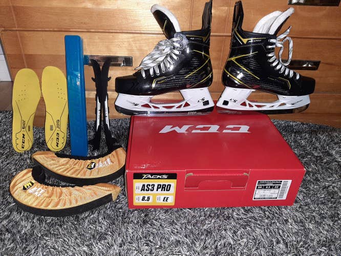 Senior Barely Used CCM AS3 Pro Hockey Skates Size 8.5 EE