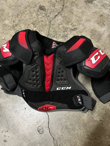 CCM Senior shoulder pads
