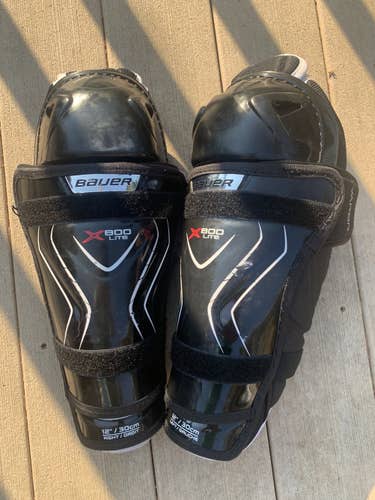 Junior Bauer  Vapor X800 lite Shin Pads 12” 30cm