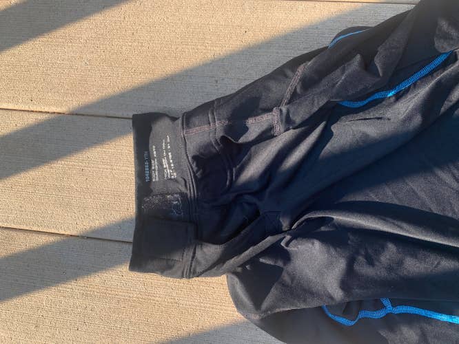 Black Used Youth XS Bauer Base Layer