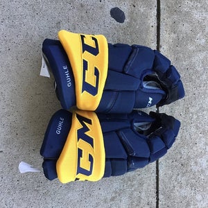 Buffalo Sabres New Pro Stock CCM HGQLXP Gloves 14” Guhle