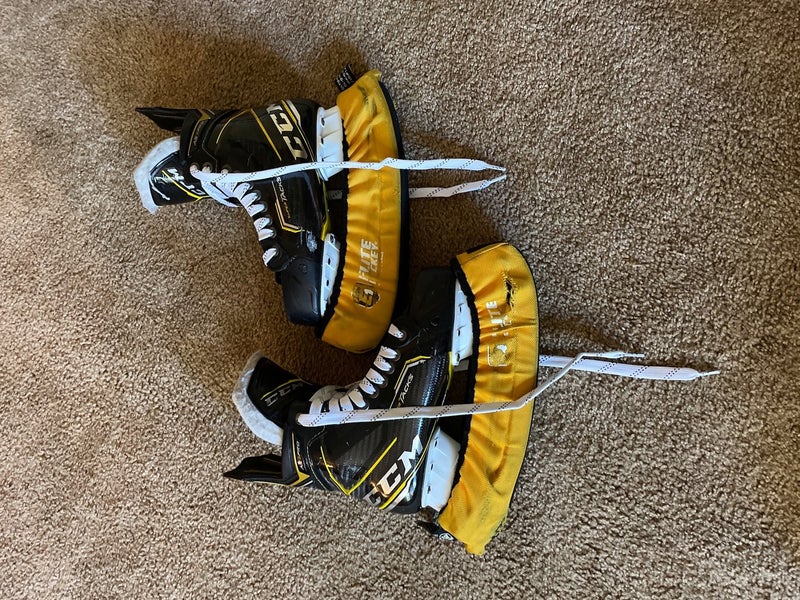 Senior CCM Regular Width Size 6.5 Super Tacks Hockey Skates