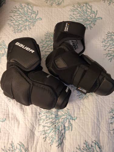 Senior New Medium Bauer pro series Elbow Pads Pro Stock