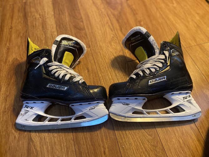 Senior Bauer Regular Width  Size 7.5 Supreme S29 Hockey Skates
