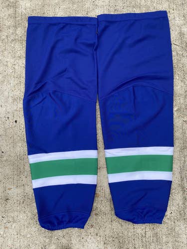 NEW! CCM Edge 4.0 Pro Stock Hockey Shin Pad Socks Vancouver Canucks Blue 6014