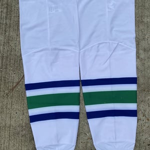 NEW! CCM Edge 4.0 Pro Stock Hockey Shin Pad Socks Vancouver Canucks White 6014
