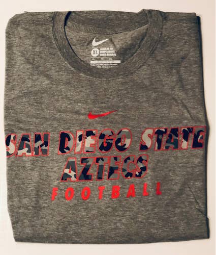*LIKE NEW* Nike San Diego State Aztecs Football (Front) / Just Do It. (Back) T-Shirt