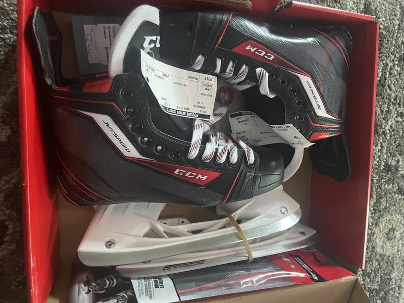 Senior New CCM JetSpeed FT2 Hockey Skates Regular Width Pro Stock Size 9