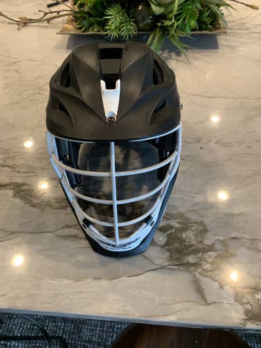 Black Adult Player's Cascade S Helmet