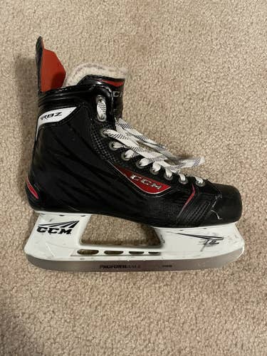Used Size 7.5 CCM RBZ 60 Hockey Skates Regular Width