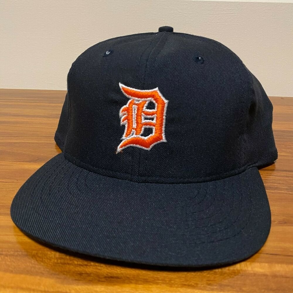 Detroit Tigers Hat Baseball Cap Fitted 7 1/2 Roman MLB Vintage 80s Blue D  Retro