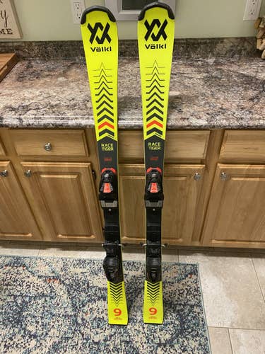Used 2020 Volkl Racing Racetiger SL Skis With Bindings Max Din 10