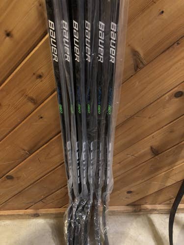 Senior Right Handed Grip P88 Mid Pattern Pro Stock Nexus Geo Hockey Stick