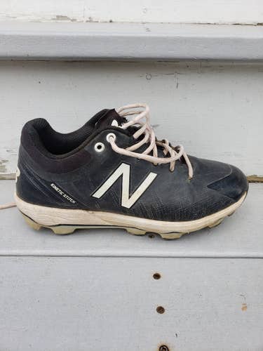 Black Used Youth Men's Size 6.5 (Women's 7.5) Molded Cleats New Balance