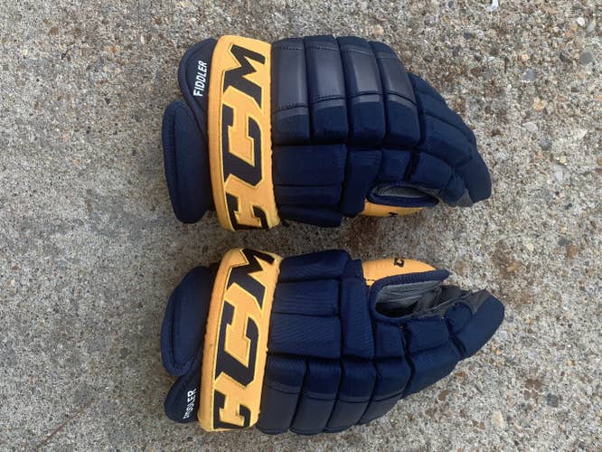 Nashville Predators Pro Stock CCM HG97 Vernon Fiddler Size 14 Gloves