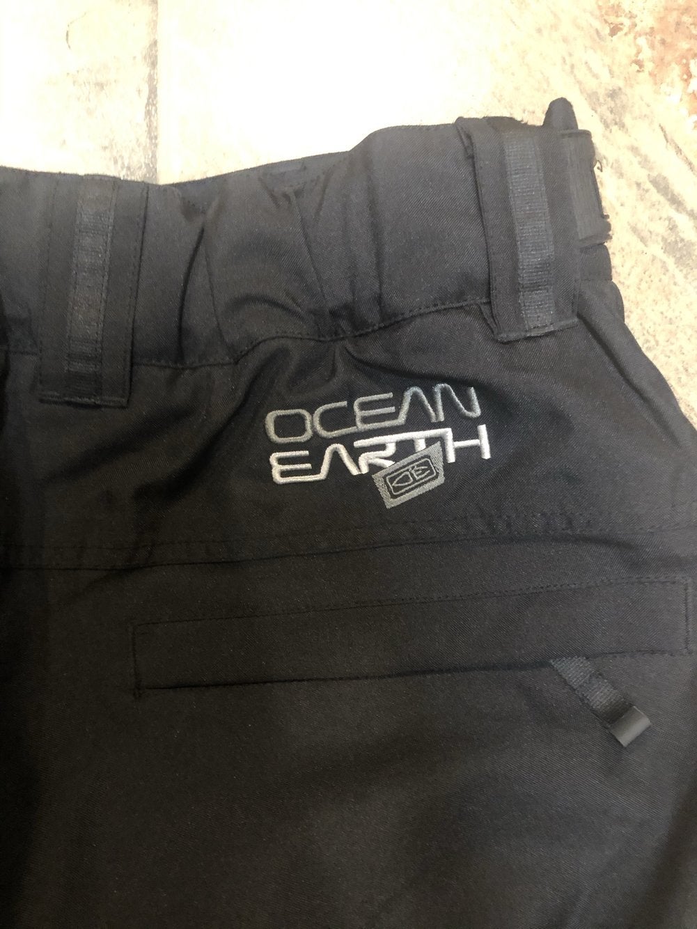 NWT Mens OCEAN & EARTH Black Insulated Performance Snowboard Ski Pants Large 